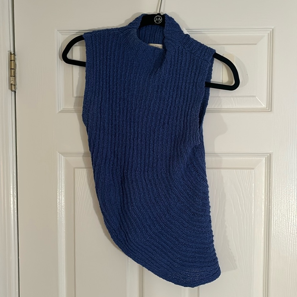 Blue knit tank, size xs, barely worn.